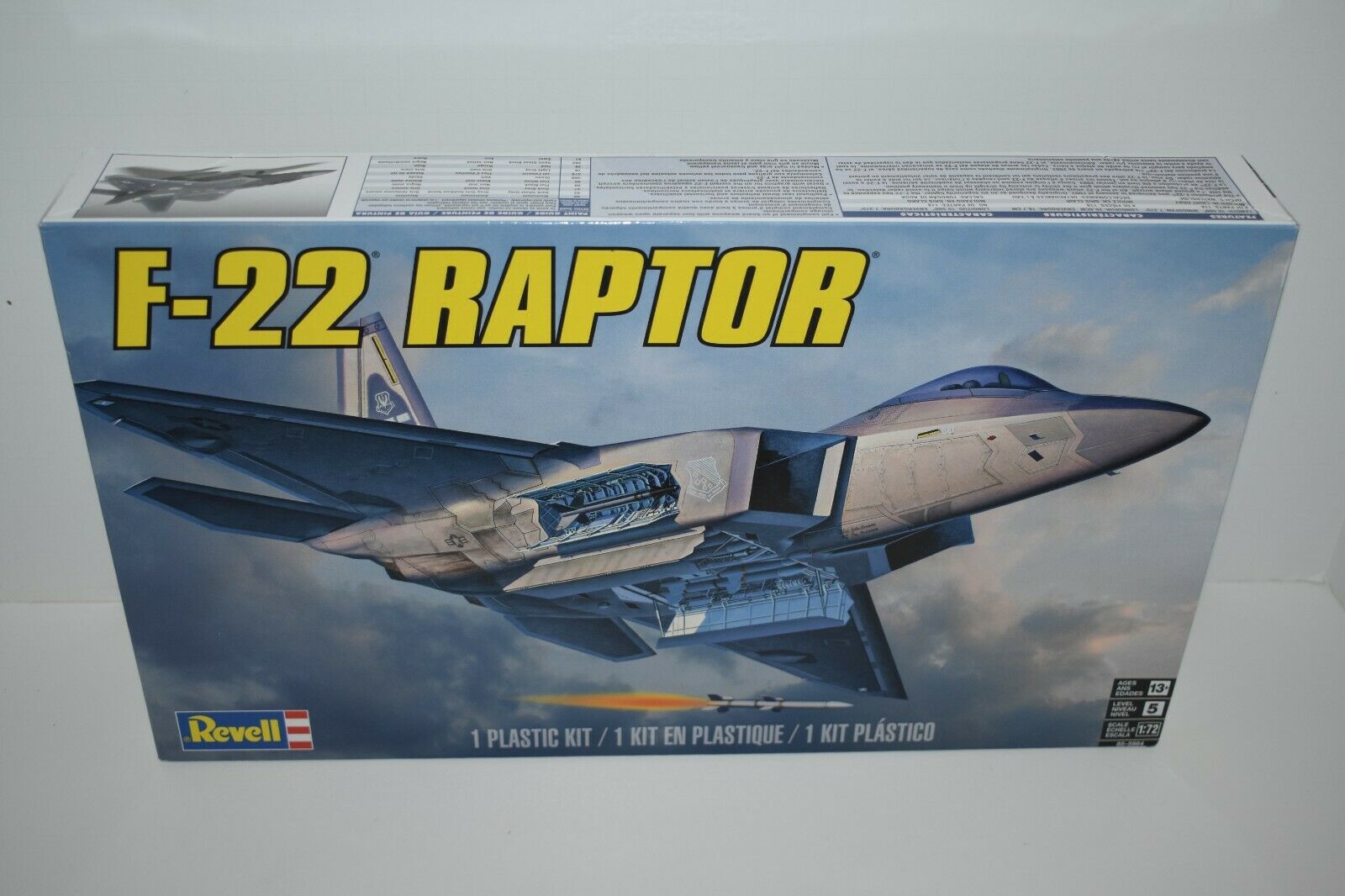 Revell 85-5984 F-22 Raptor 1/72 Scale Model Kit