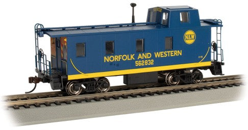 BAC14003: HO Off-Set Cupola Caboose NW #562832